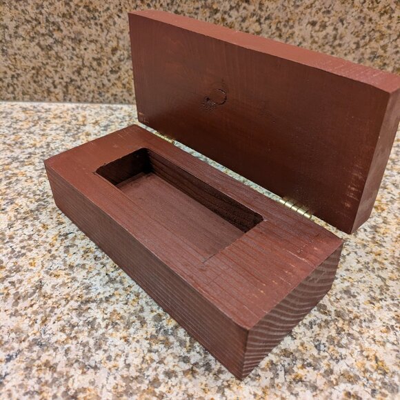 Vintage Wooden Lidded Box – Donut Seed Design on Lid - Picture 6 of 10